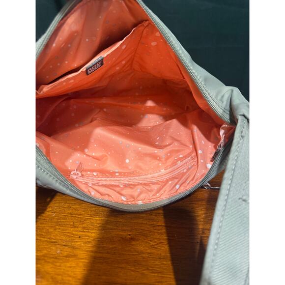 Pacsafe vinyl bag in great condition - Picture 4 of 8